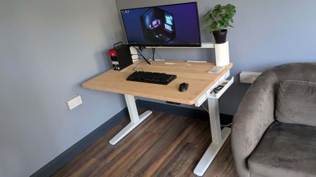 Corsair Platform:4 gaming desk